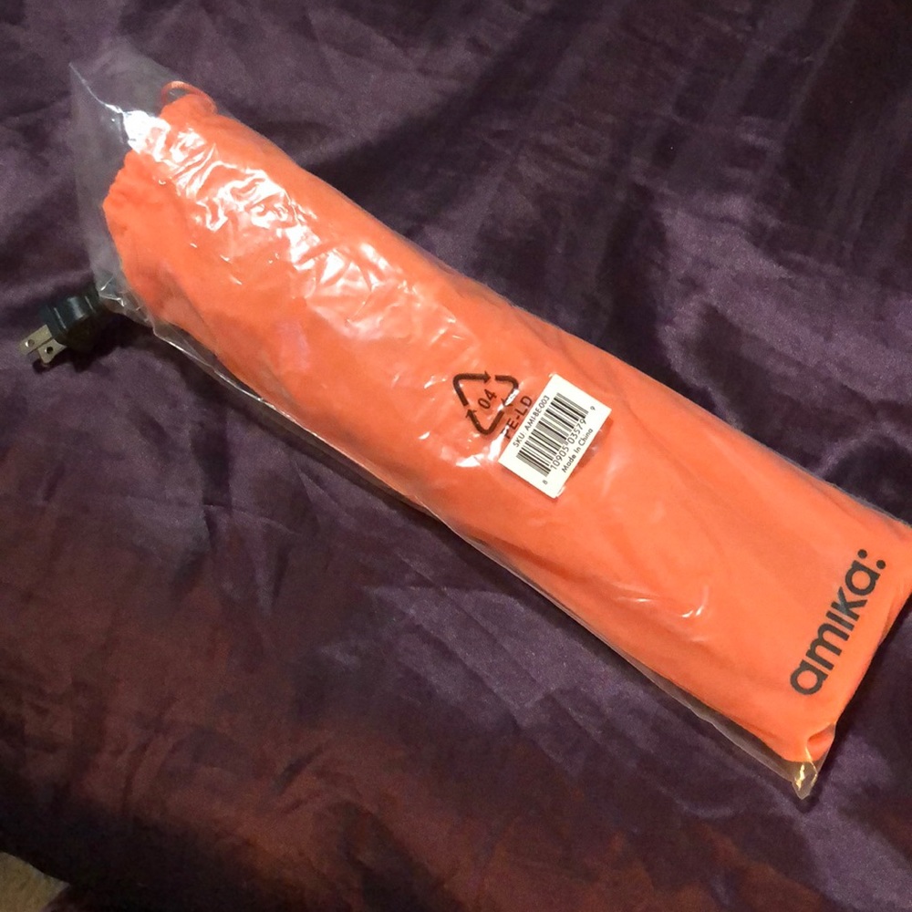 Amika hair straightener (NEVER USED)